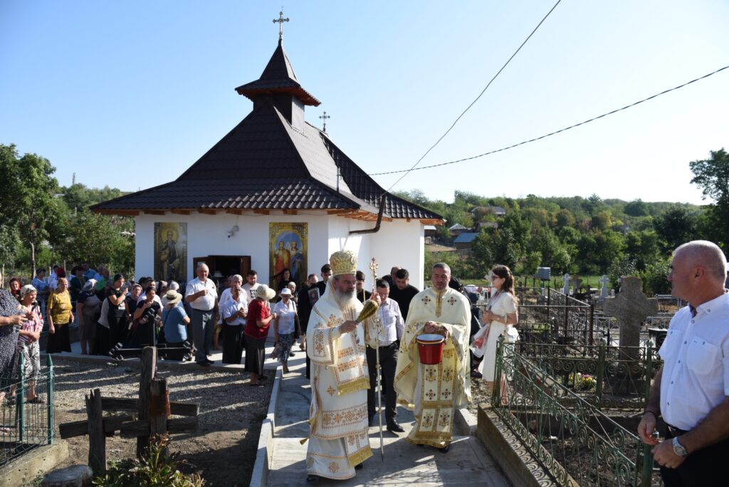 A fost sfințită biserica din localitatea Lățești, Murgeni