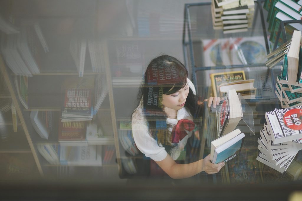 fata-in-biblioteca