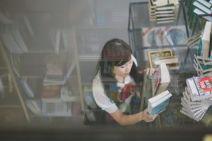 fata-in-biblioteca